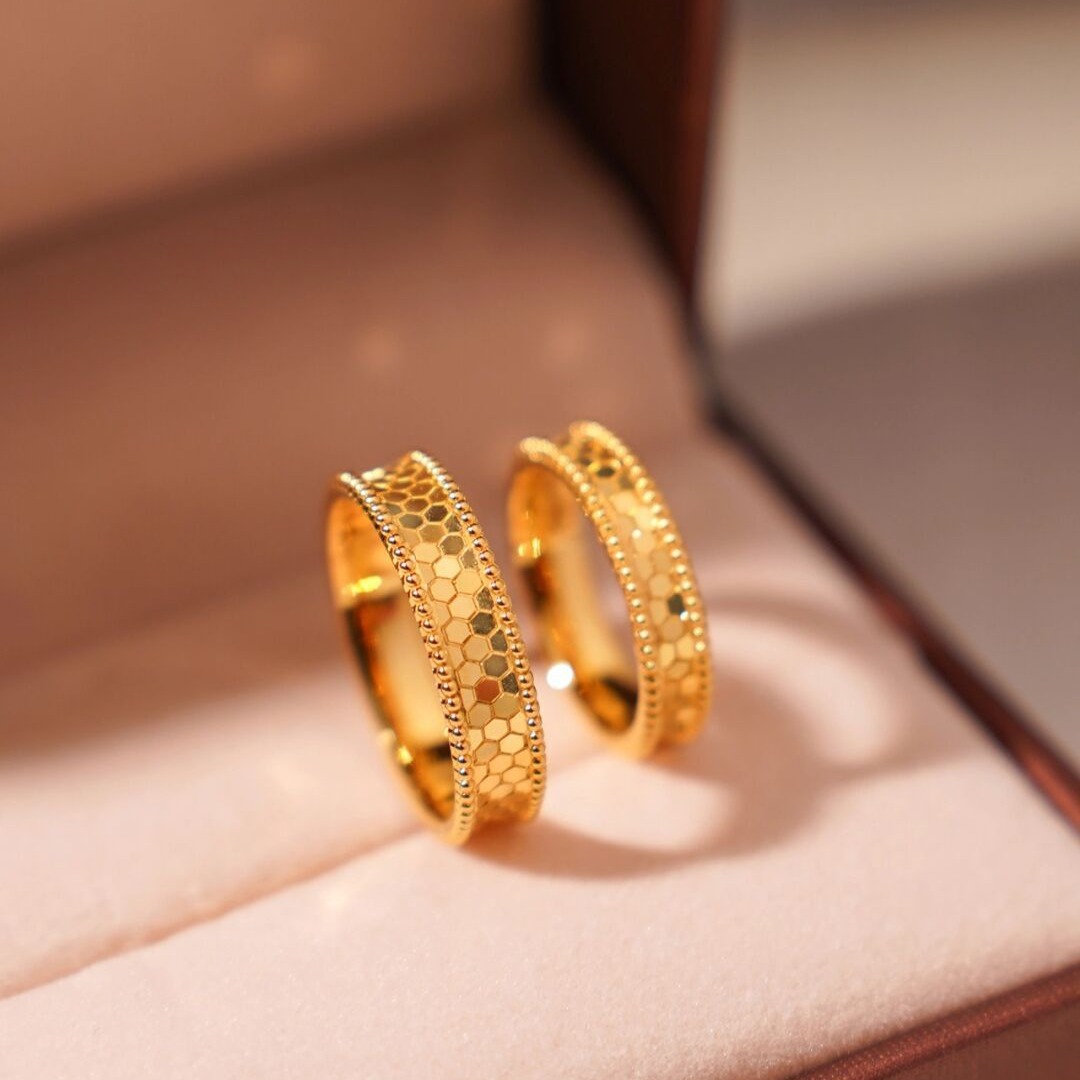 Women Accessories Dubai - Pure Gold Color Shine Honeycomb Ring