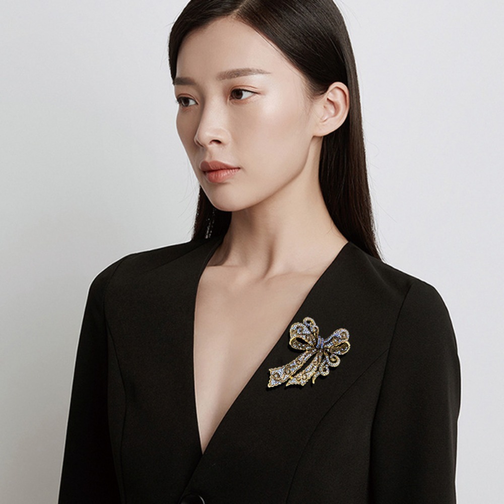 Women'S Accessories For Formal Wear - Vintage Bow-Shaped Brooch, Elegant Rhinestone-Embellished Jewelry