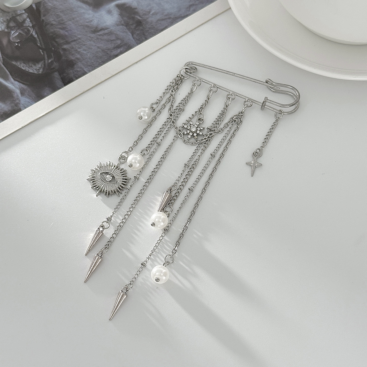 Imitation Pearl Brooch Elegant - Women'S Accessories For Formal Wear 评论和价格