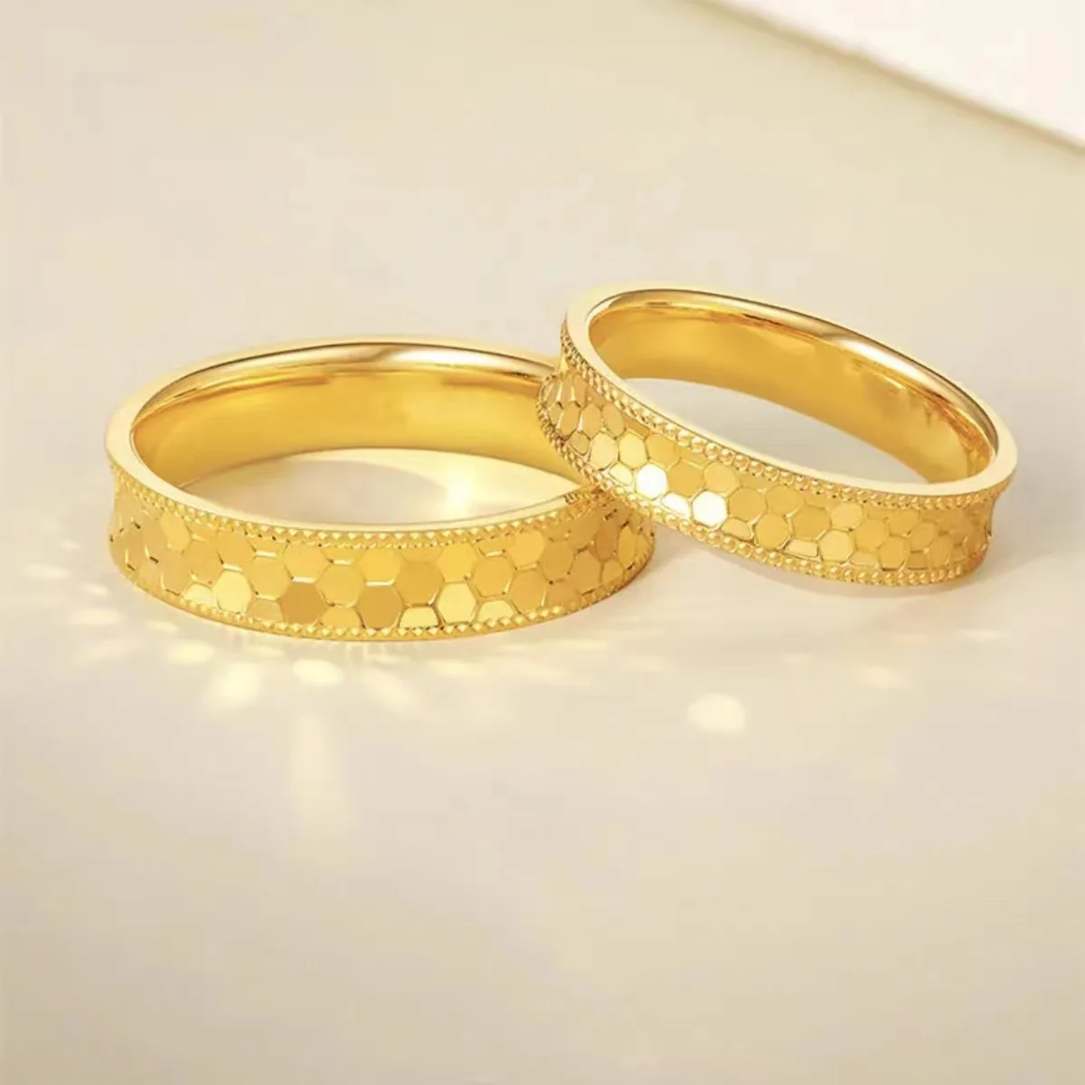 Pure Gold Color Shine Honeycom - Women Accessories Dubai 评论和价格