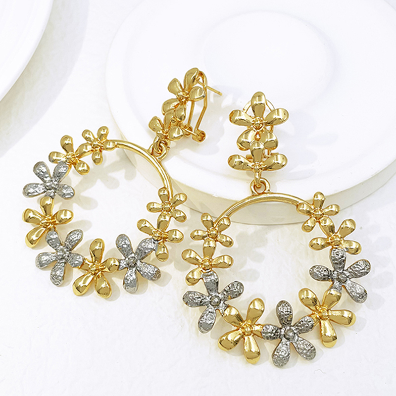 Women Big Drop Earrings 18K Go - Women Accessories Dubai 评论和价格