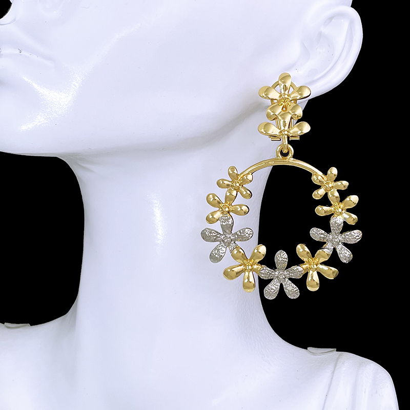 Women Big Drop Earrings 18K Go - Women Accessories Dubai 评论和价格
